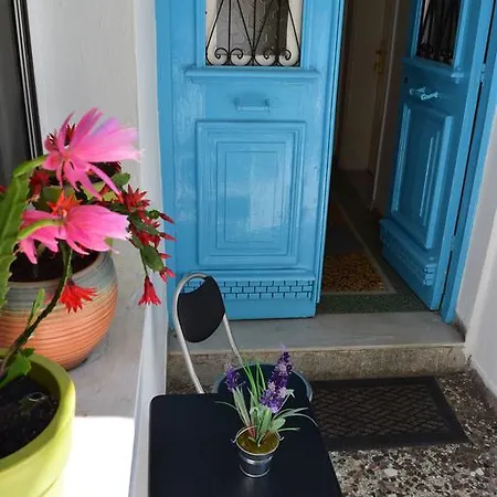 Nicola's House With Private Parking *