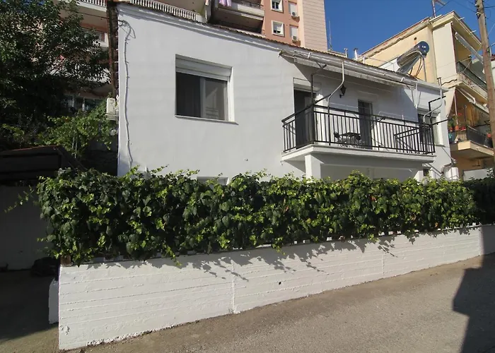 Nicola's House With Private Parking בית נופש